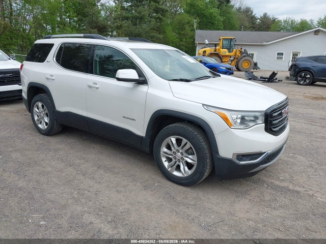 Salvage GMC Acadia Image