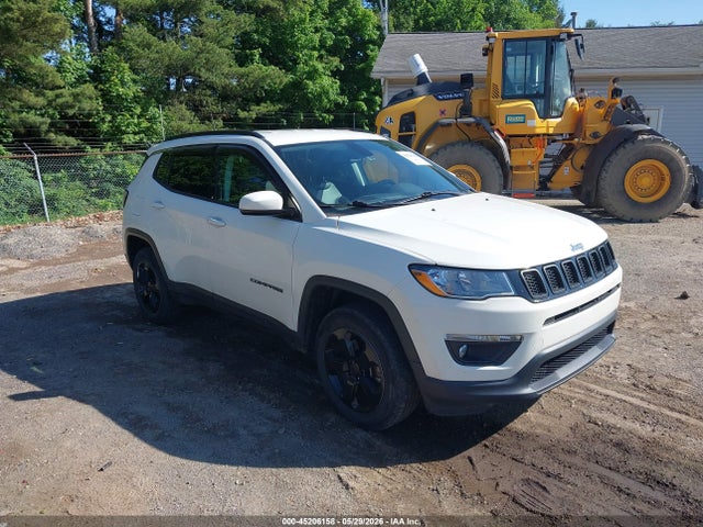 Salvage Jeep Compass Image