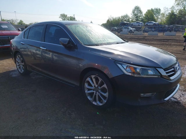 Salvage Honda Accord Image