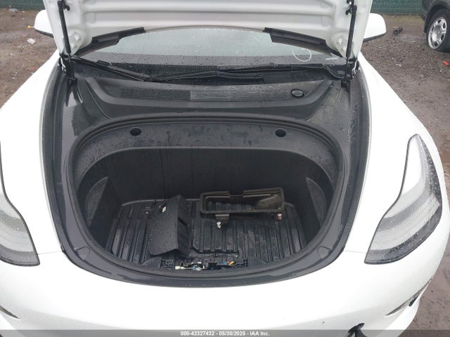 Tesla Model 3 Rear-wheel Drive
