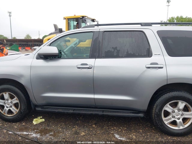 Toyota Sequoia Sr5 5.7l V8