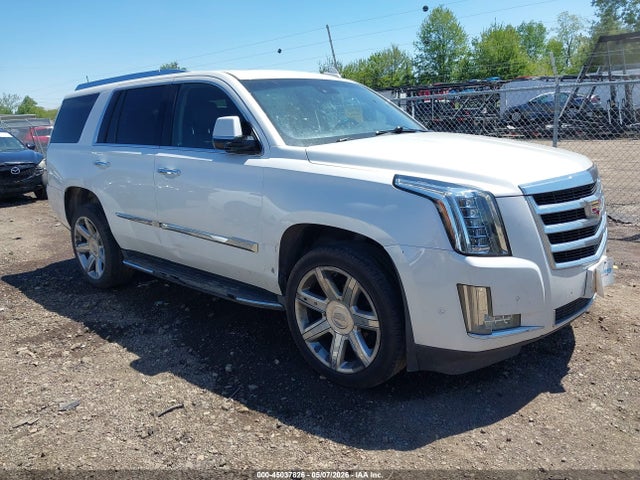 Salvage Cadillac Escalade Image