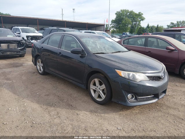 Salvage Toyota Camry Image
