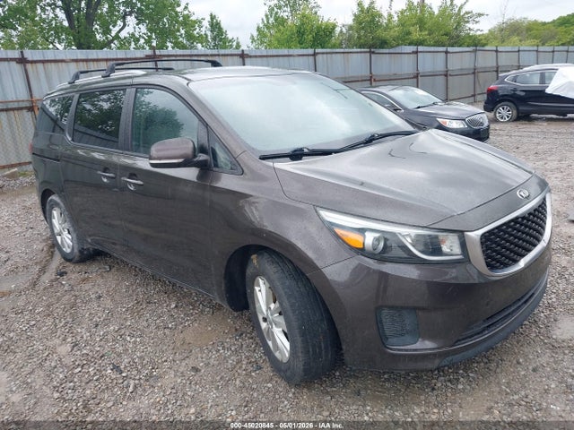 Salvage Kia Sedona Image