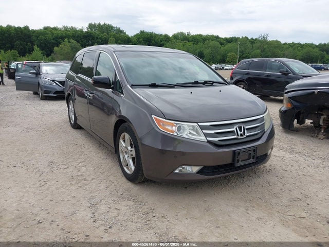 Salvage Honda Odyssey Image