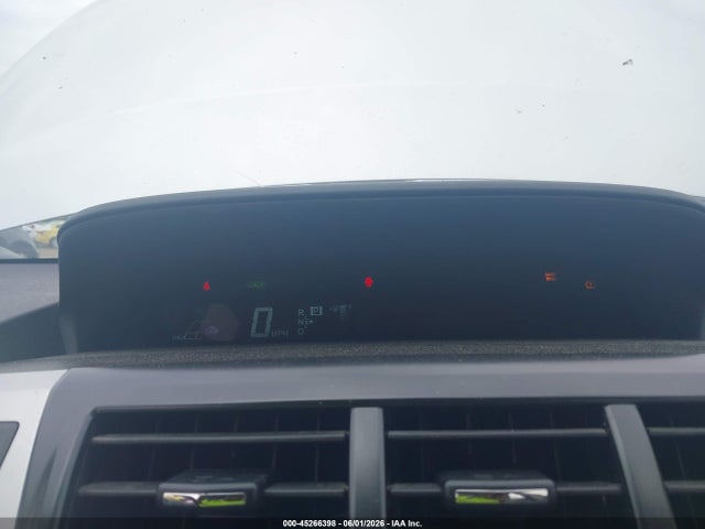 Toyota Prius v Five