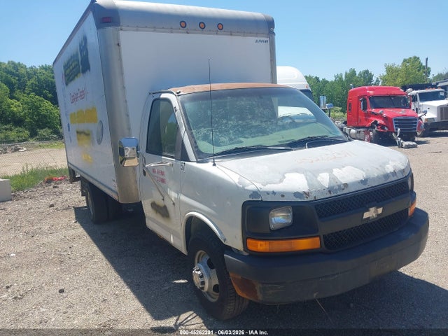 Salvage Chevrolet Express Image