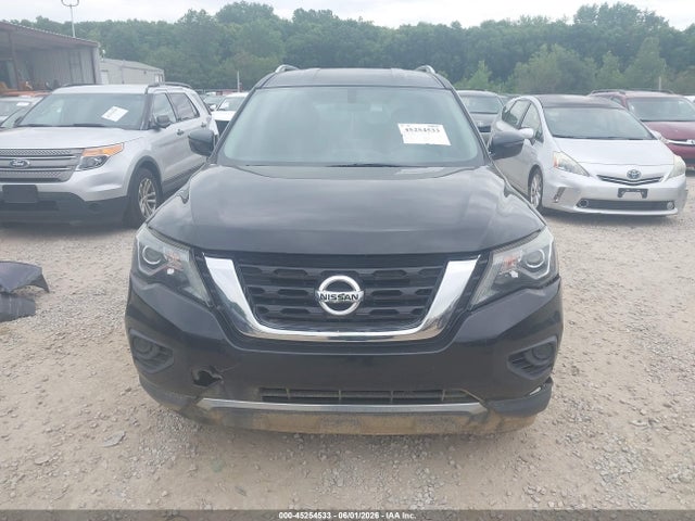Nissan Pathfinder S