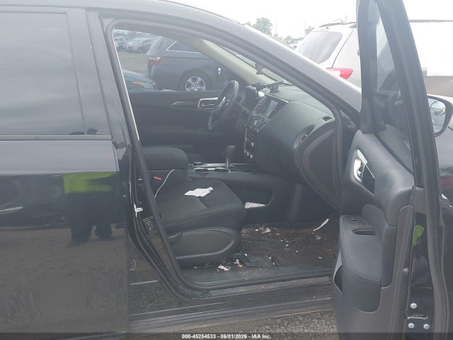Nissan Pathfinder S