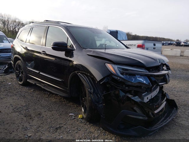Salvage Honda Pilot Image