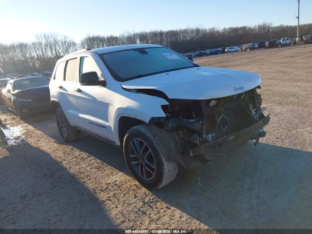 Salvage Jeep Grand Cherokee Image