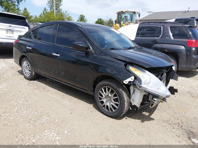Salvage Nissan Versa Image