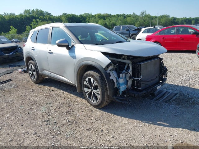 Salvage Nissan Rogue Image