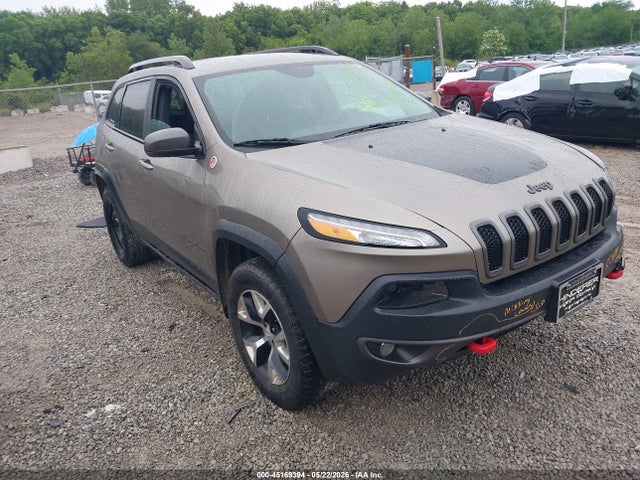 Salvage Jeep Cherokee Image