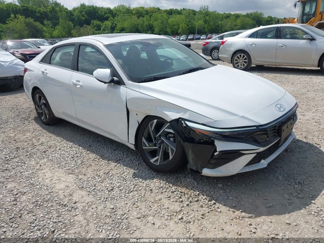 Salvage Hyundai ELANTRA Image