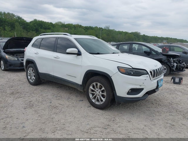 Salvage Jeep Cherokee Image