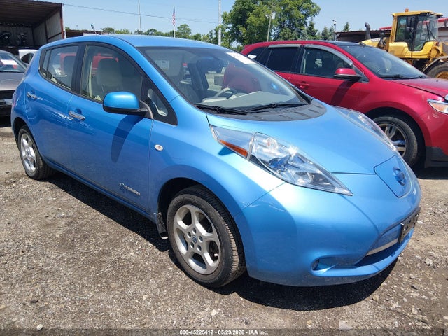 Salvage Nissan LEAF Image