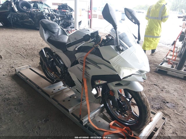 Salvage Kawasaki Ex500 Image