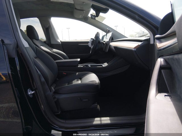 Tesla Model Y Rwd