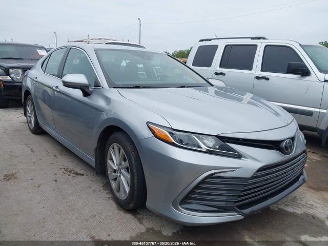 Salvage Toyota Camry Image