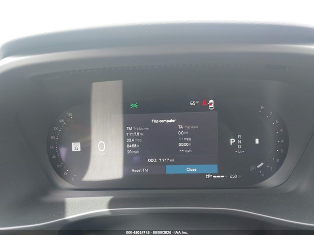 Volvo XC40 B5 Plus Dark Theme