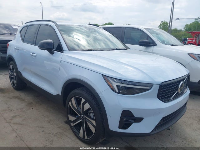 2025 Volvo XC40