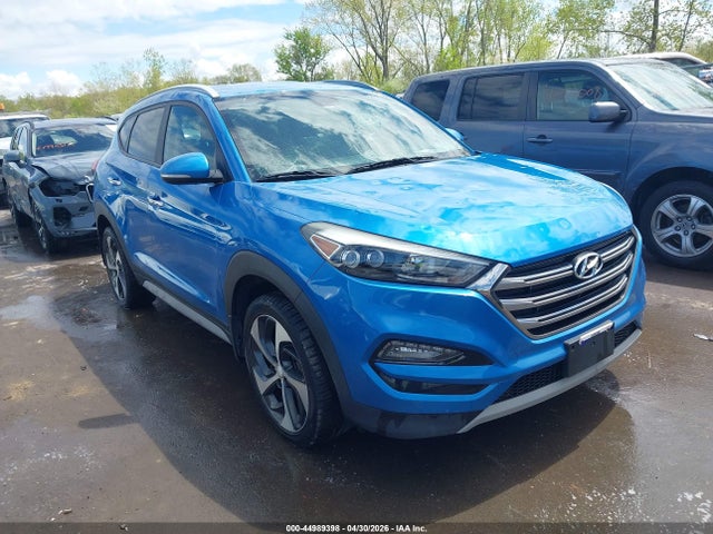 Salvage Hyundai TUCSON Image