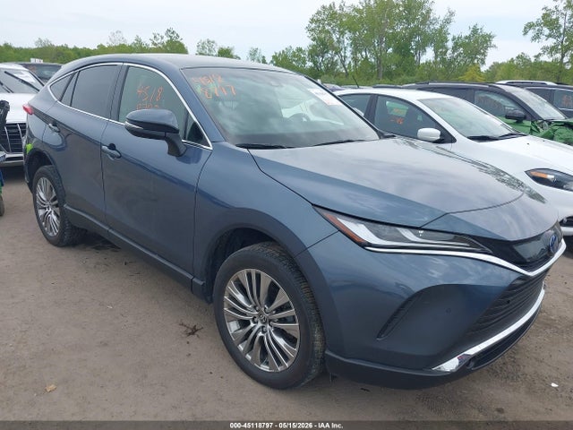 Salvage Toyota Venza Image