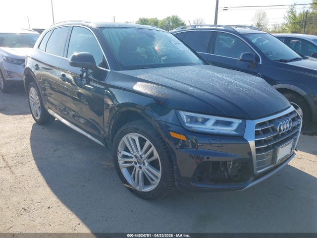 Salvage Audi Q5 Image