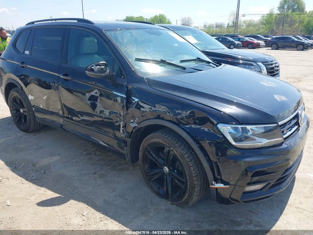 Salvage Volkswagen Tiguan Image