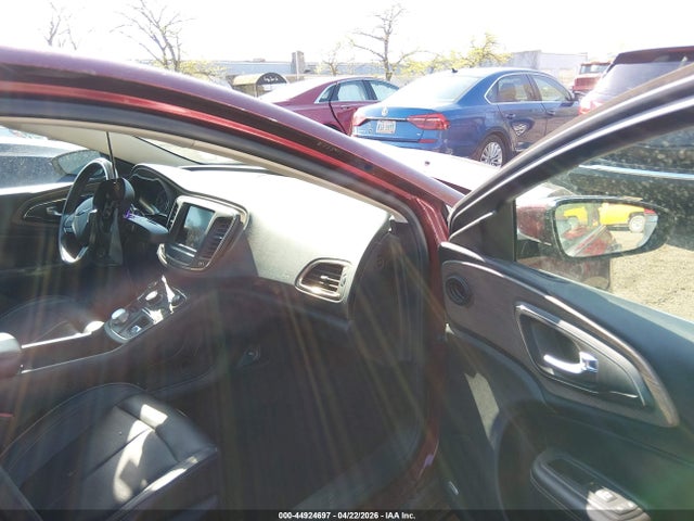 Chrysler 200 C