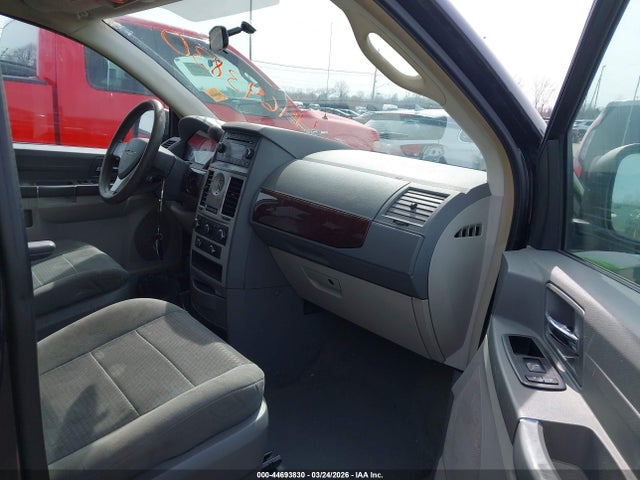 Chrysler Town & Country Lx