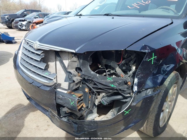 Chrysler Town & Country Lx