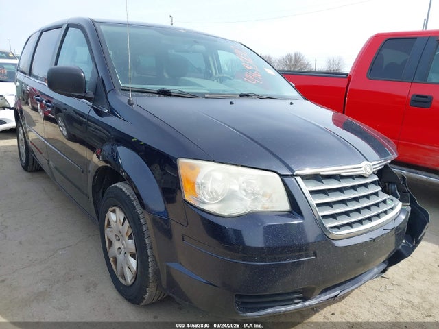 Salvage Chrysler Town & Country Image