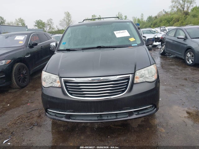 Chrysler Town & Country Touring-l 30th Anniversary
