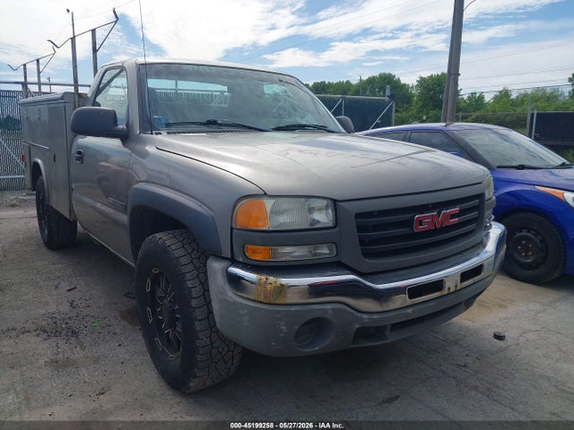 Salvage GMC Sierra 2500 Image