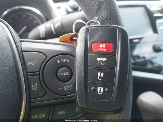 Toyota Camry Le Hybrid
