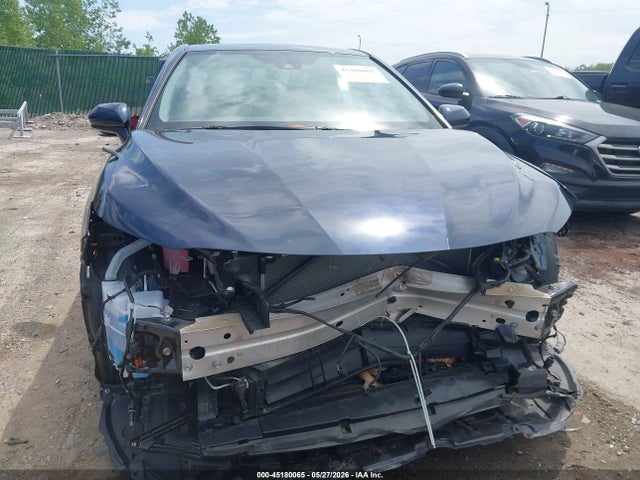 Toyota Camry Le Hybrid