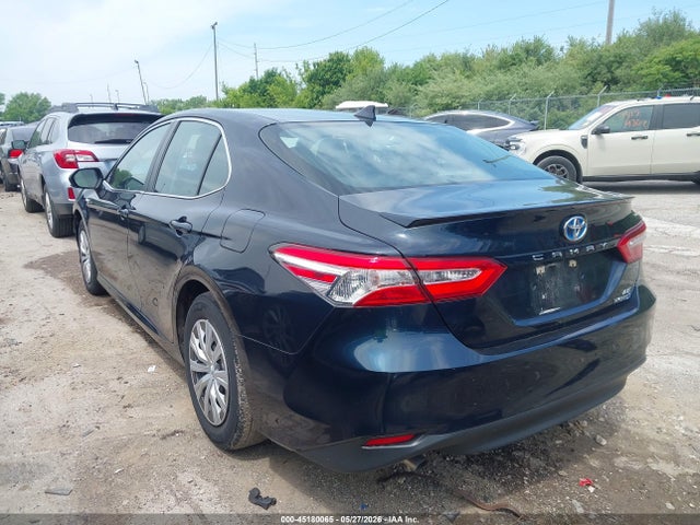 Toyota Camry Le Hybrid