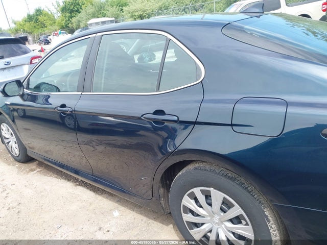 Toyota Camry Le Hybrid