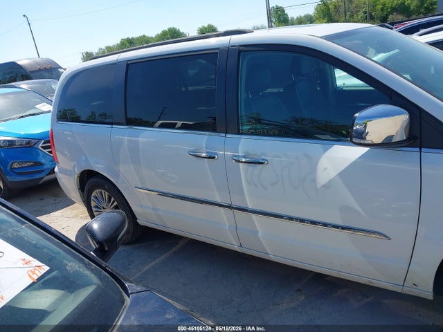 Chrysler Town & Country Touring-l Anniversary Edition