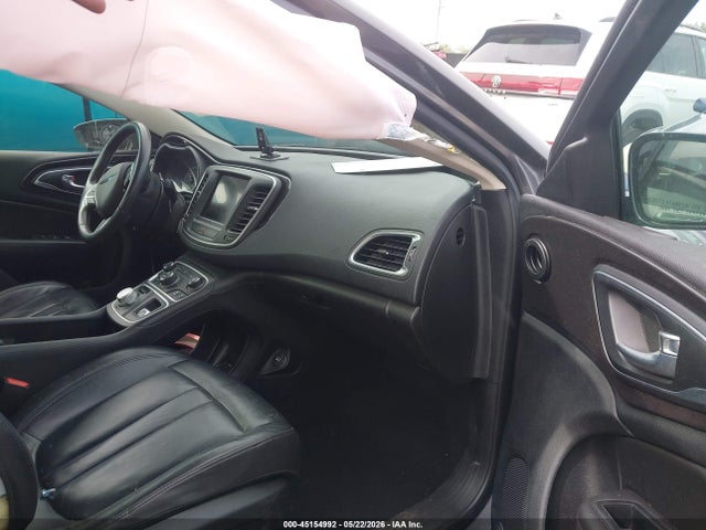 Chrysler 200 C