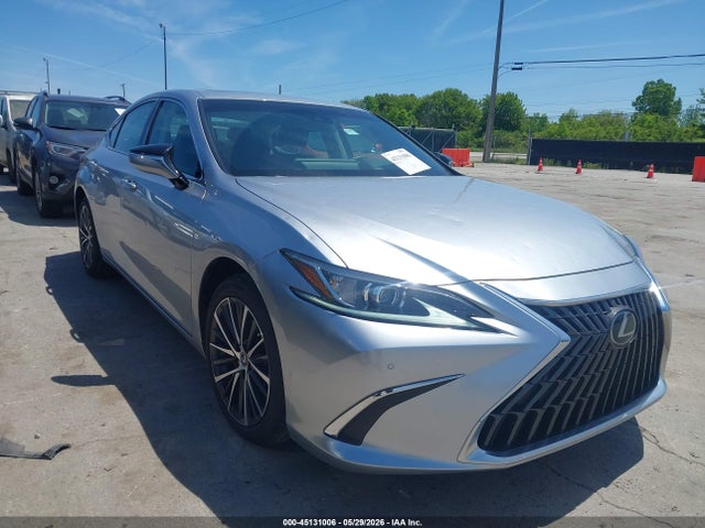 Salvage Lexus Es Image
