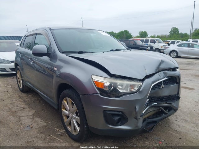 Salvage Mitsubishi Outlander Image
