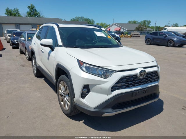 Salvage Toyota RAV4 Image