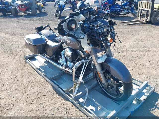 Salvage Harley-Davidson Flhxs Image