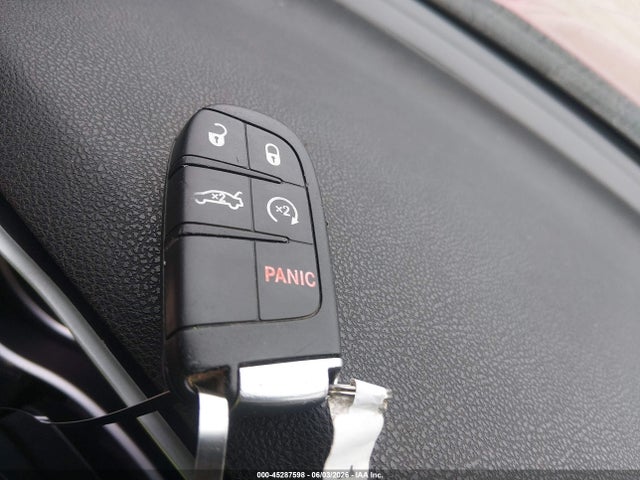 Dodge Charger Sxt