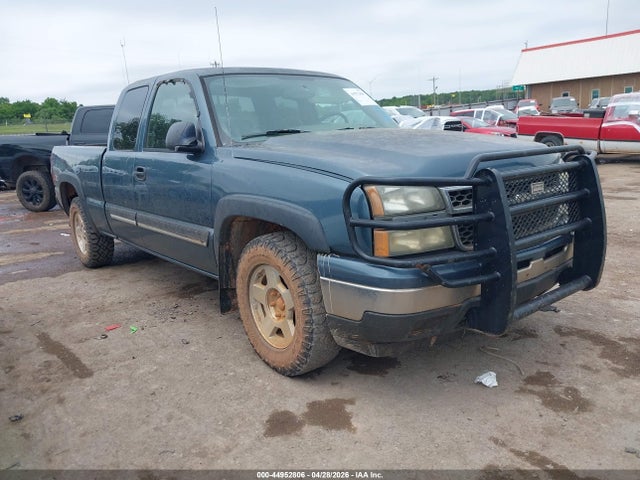 Salvage Chevrolet Silverado 1500 Image