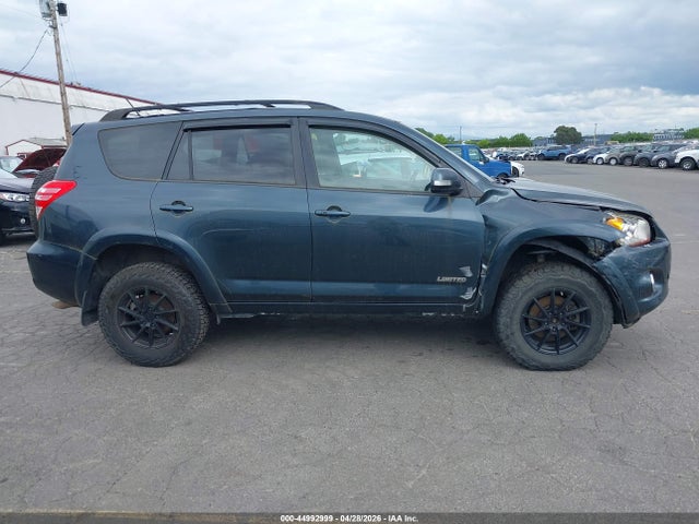 Toyota RAV4 Limited V6