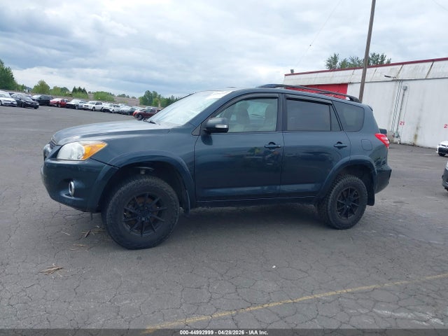 Toyota RAV4 Limited V6